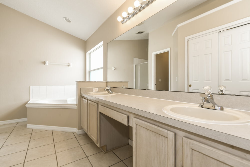 Building Photo - 16623 Rising Star Dr