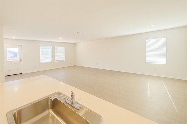 Building Photo - 461 Whoopers Lp