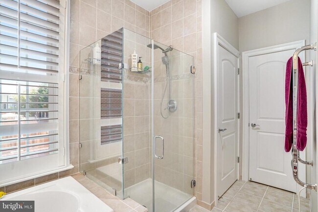 Building Photo - 906 Slaters Ln