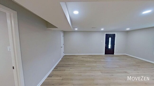 Building Photo - 7 Ratcale Ln