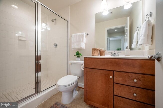 Building Photo - 4113 S Four Mile Run Dr