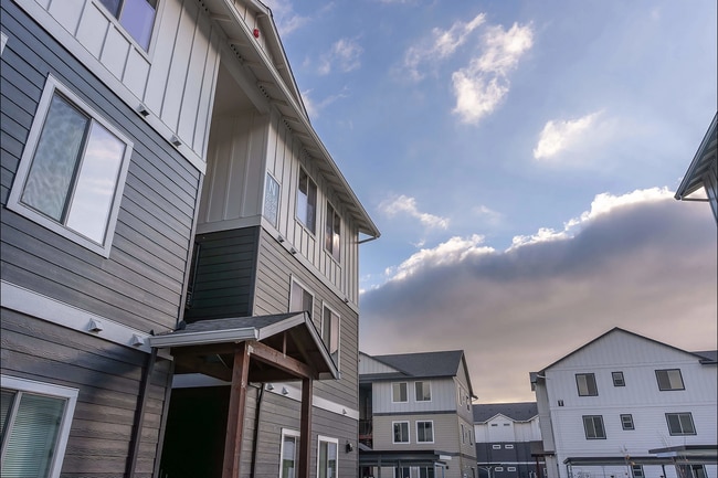 Building Photo - 2145 Molalla Rd