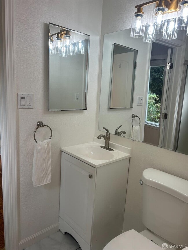 Building Photo - 255 Molimo Dr