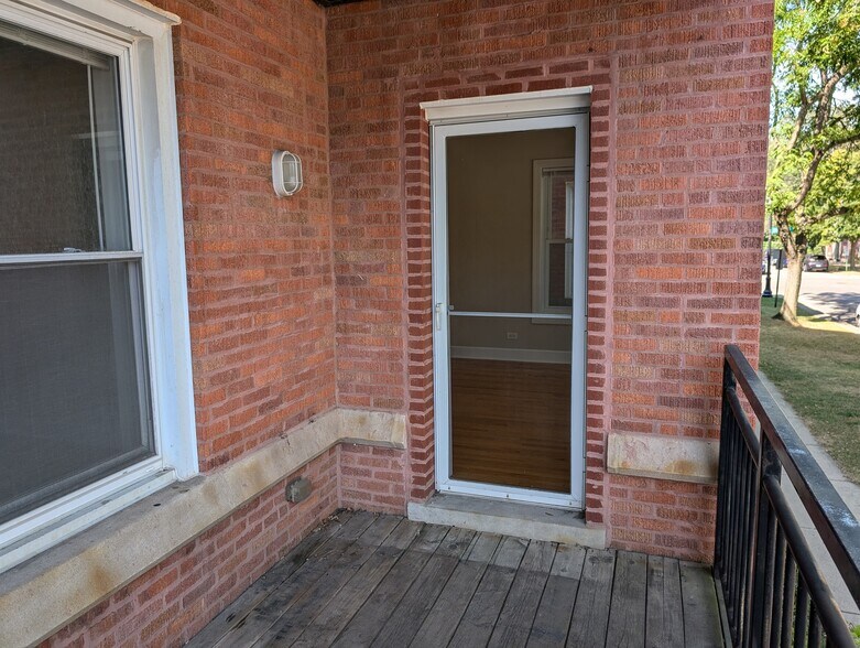 Building Photo - 802 Brummel St