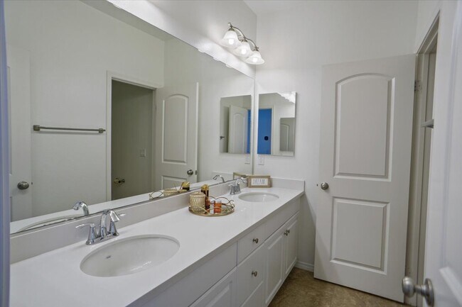 Building Photo - 27336 Ellery Pl
