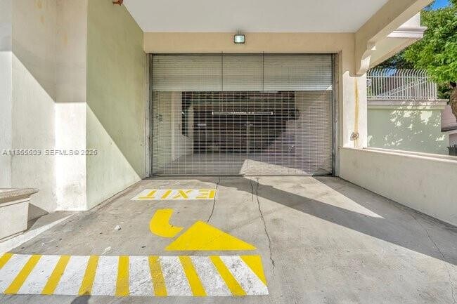 Building Photo - 435 SW 12th Ave