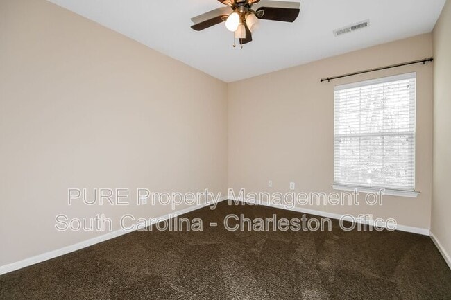 Building Photo - 5150 Trump St