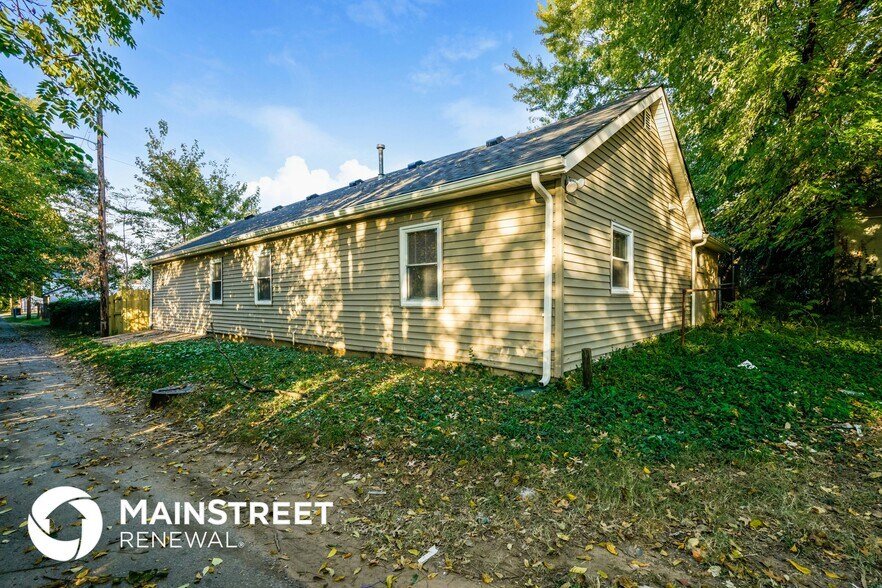 Building Photo - 1618 S 30th St