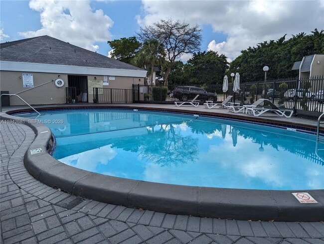 Building Photo - 8051 N Colony Cir