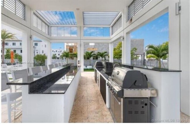 Building Photo - 6660 NW 105th Ct