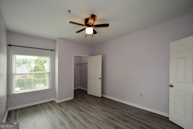 Building Photo - 955 Juniper St NE