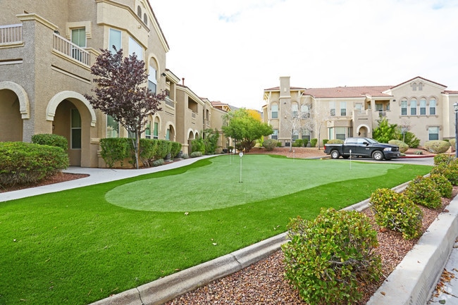Putting Green - 10550 W Alexander Rd
