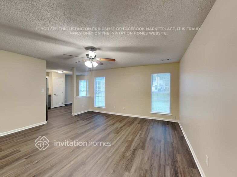 Building Photo - 1707 Oakdale Green Dr