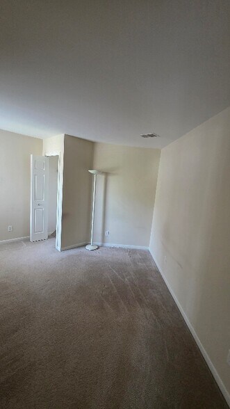 Building Photo - 2393 Arcadia Dr