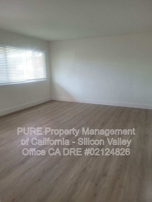 Building Photo - 3420 Pitcairn Way