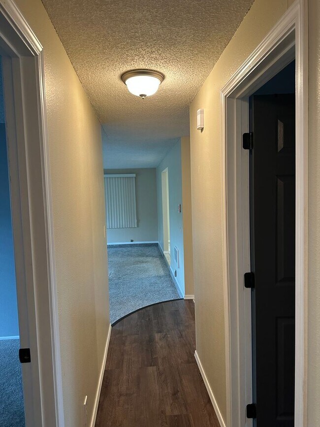 Building Photo - Beautiful 3 bedroom 2 bath house in Thurston!