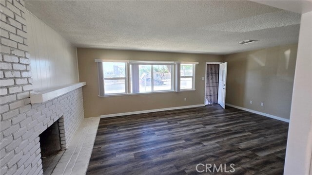 Building Photo - 8427 Oleander Ave