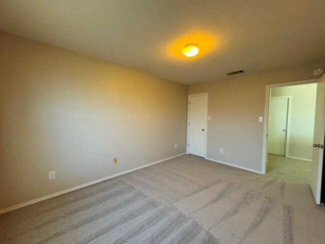 Building Photo - 119 Peppergrass Cove