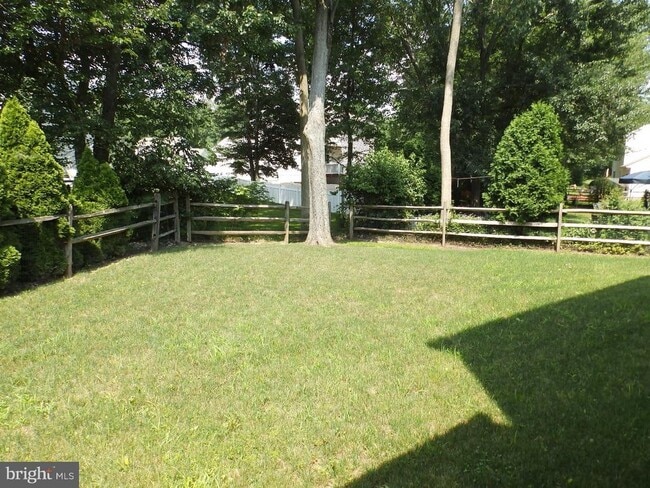 Primary Photo - 211 Green Valley Way