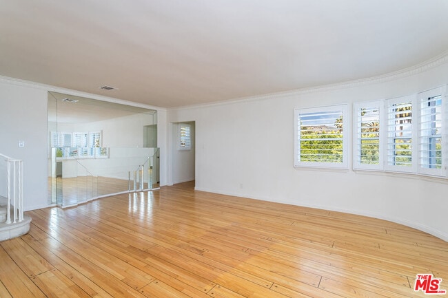 Building Photo - 1541 Selma Dr