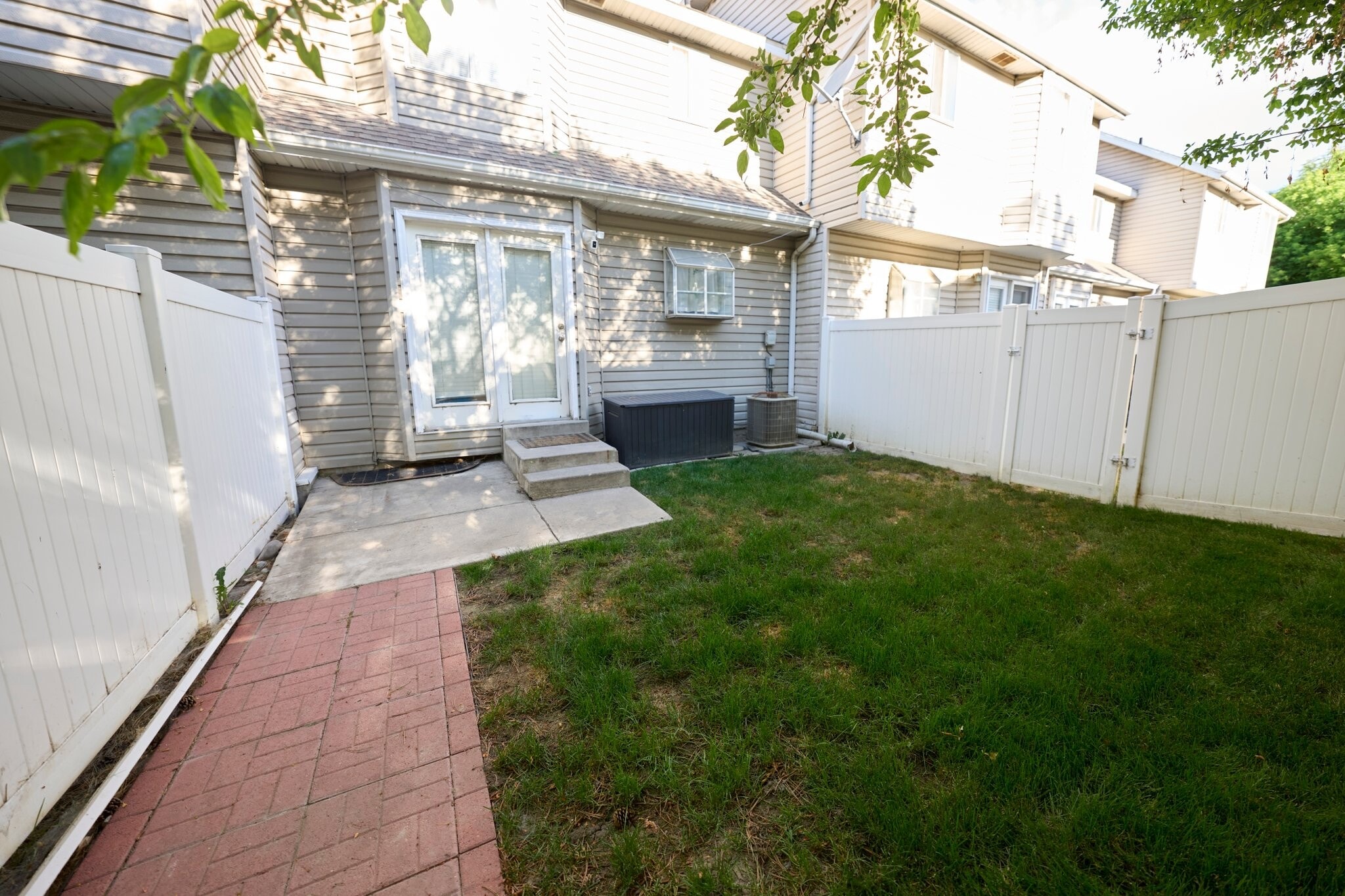 Building Photo - 1086 S 950 E