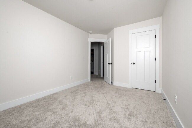 Building Photo - Stylish 3BR/2.5BA Craftsman Home with Loft...