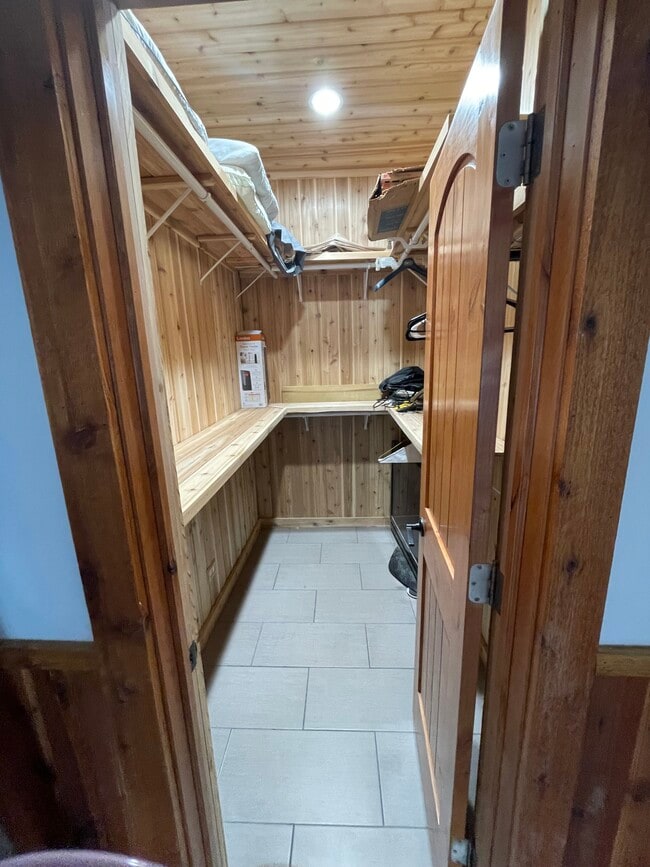 Building Photo - 26321 W Grass Lake Rd