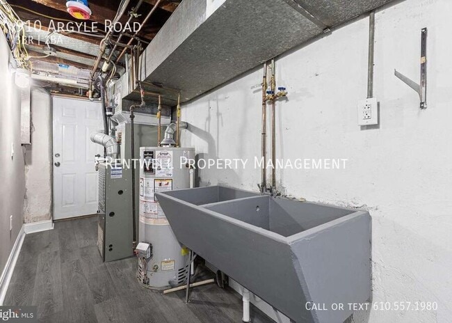 Building Photo - 910 Argyle Rd