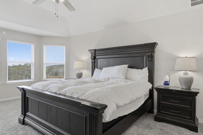 Building Photo - 225 El Capitan Lp