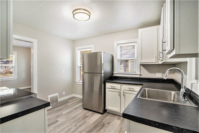 Building Photo - Newly Remodeled 2bed 1 bath home in Parchment! Ask about our Deposit Free Leasing!!