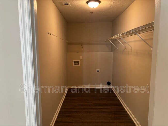 Building Photo - 3200 London Ct SW