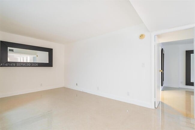 Building Photo - 20347 W Country Club Dr