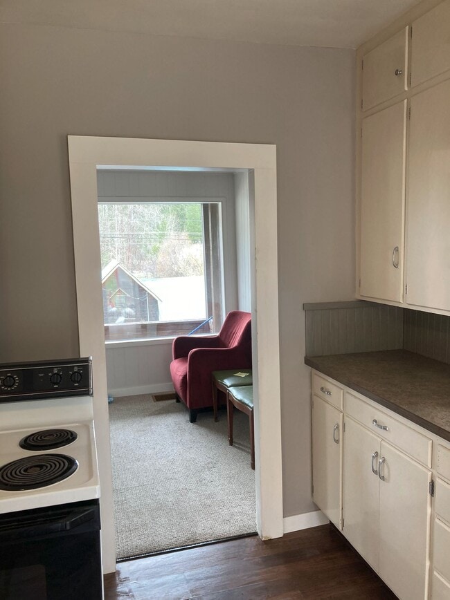 Building Photo - 408 S 1st St