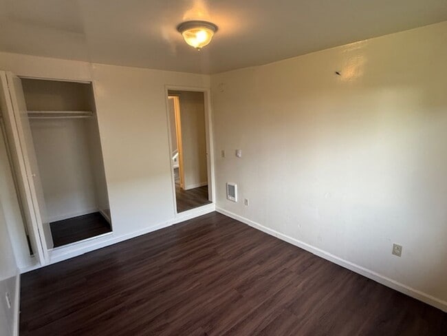 Building Photo - 317 45th St