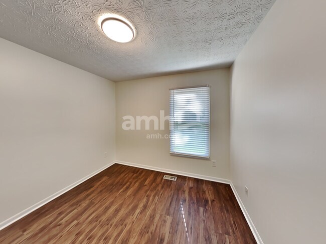 Building Photo - 536 Richwood Drive
