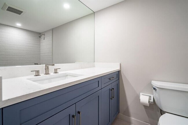 Building Photo - 3175 NE 48th Ct