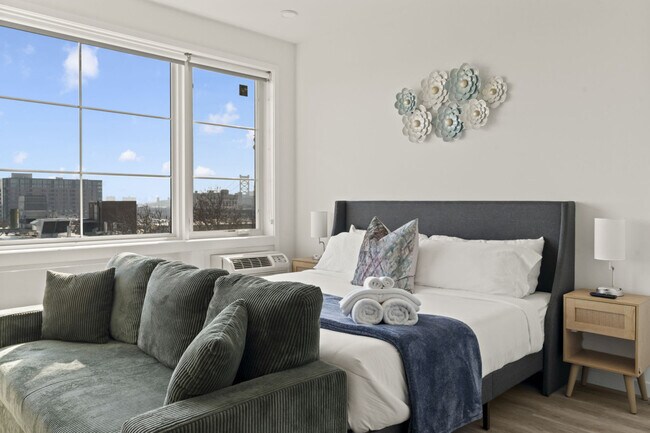 Building Photo - 501 N Perth St