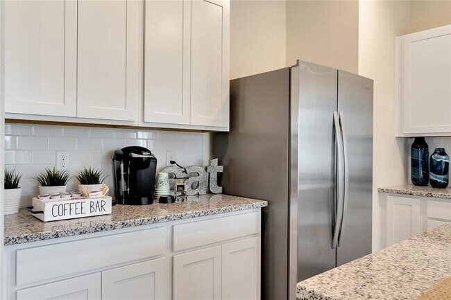 Building Photo - 1720 Cambrelle Wy
