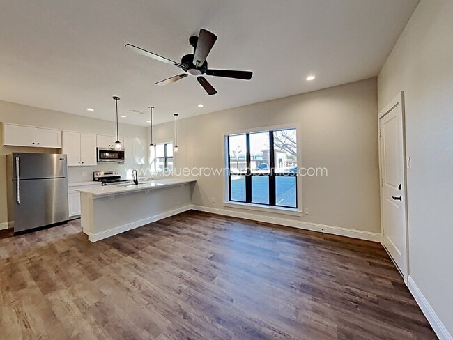 Building Photo - 10738 Park Village Pl