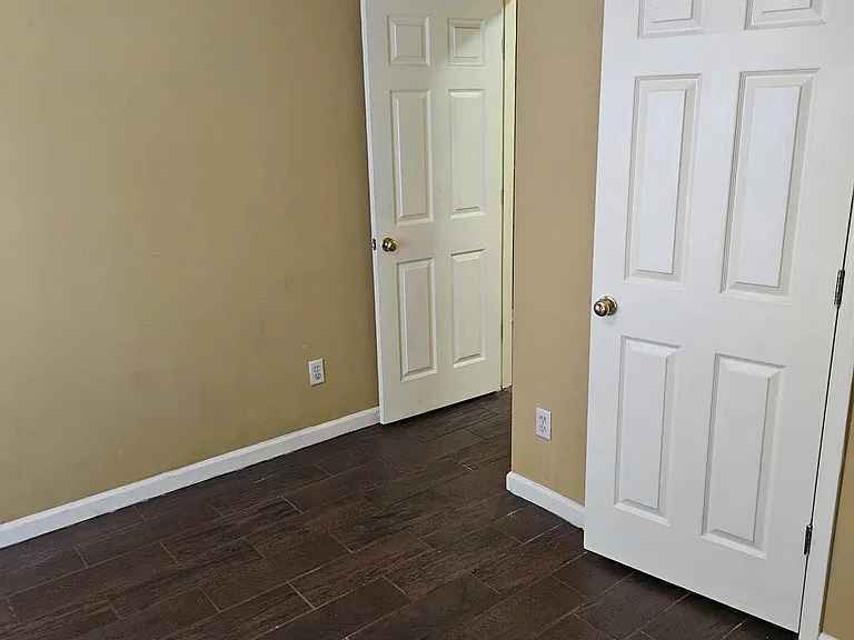 Building Photo - 5214 Kingsberry St