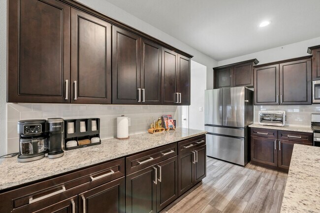 Building Photo - 2785 Eltonne Gdns Dr