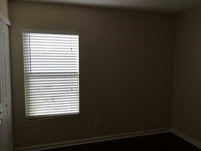 Building Photo - 2702 Fox Creek Dr E