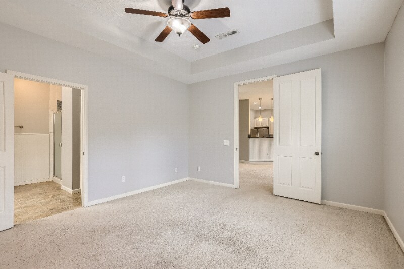 Building Photo - 9136 Scenic View Cir