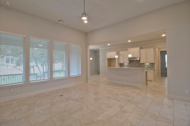 Building Photo - 3723 Las Casitas