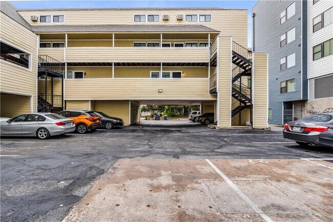 Building Photo - 2510 San Gabriel St