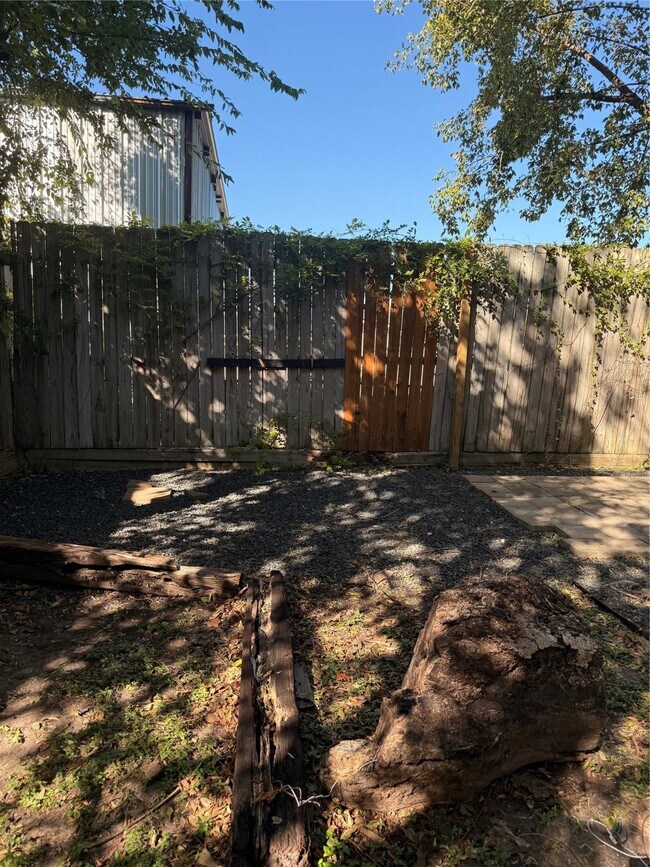 Building Photo - 5724 1/2 Parwill St