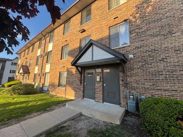 Building Photo - 225 N Gregory St