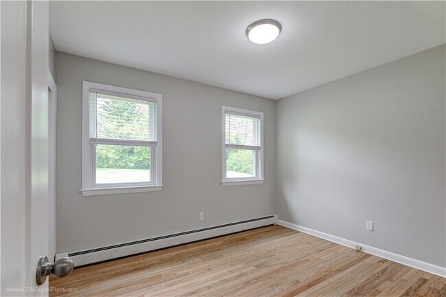 Building Photo - 501 Sandy Point Ave