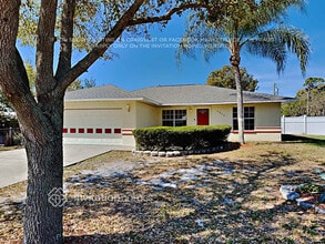 Building Photo - 5850 Lake Grove Dr