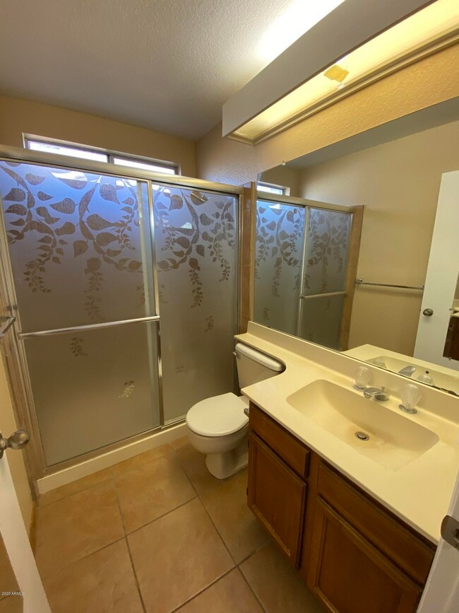 Building Photo - 6932 W Paradise Dr